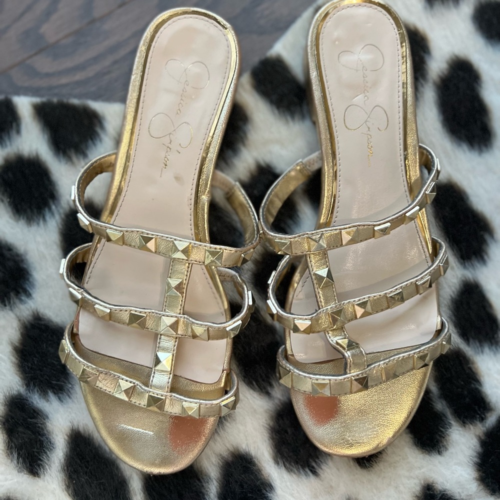 Jessica Simpson size 7.5 gold studded flat sandals